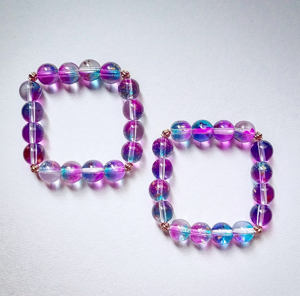 青紫のブレスレット