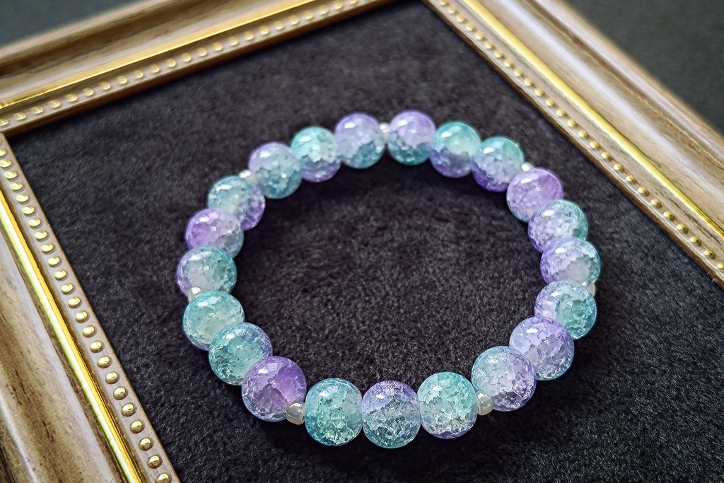 青紫のブレスレット