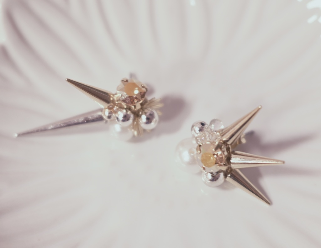 棘刺/ｿｰﾝｽﾞぽいピアス