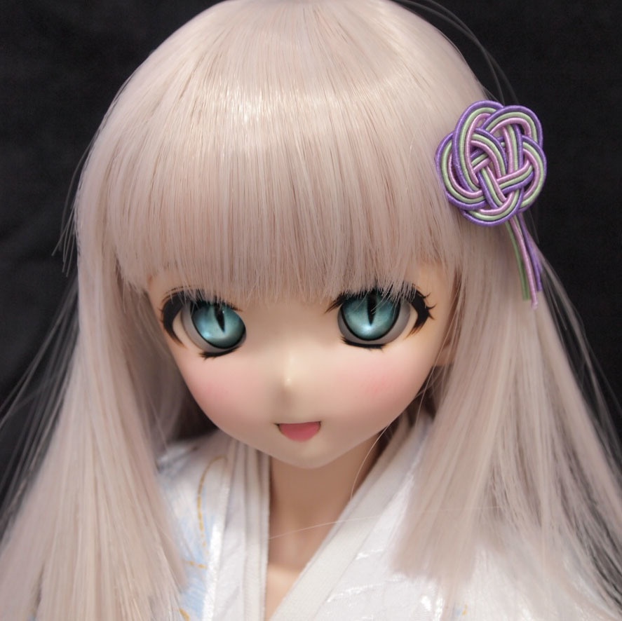 レジンアイ 22mm相当 (AM-019 ヤンデレアイ派生猫目タイプ ホワイトVer)