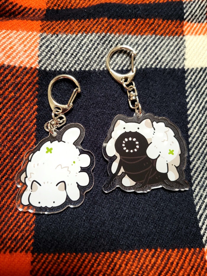 【アクキー】フワフワネコモドキ