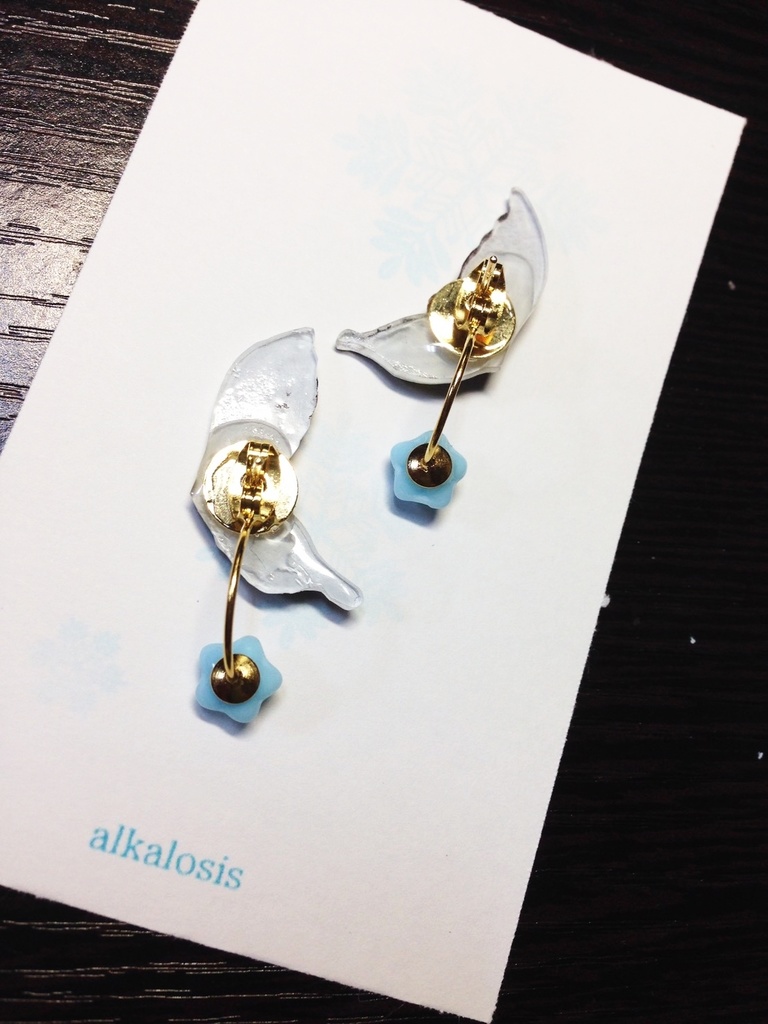 蝶のイヤリング/ピアス