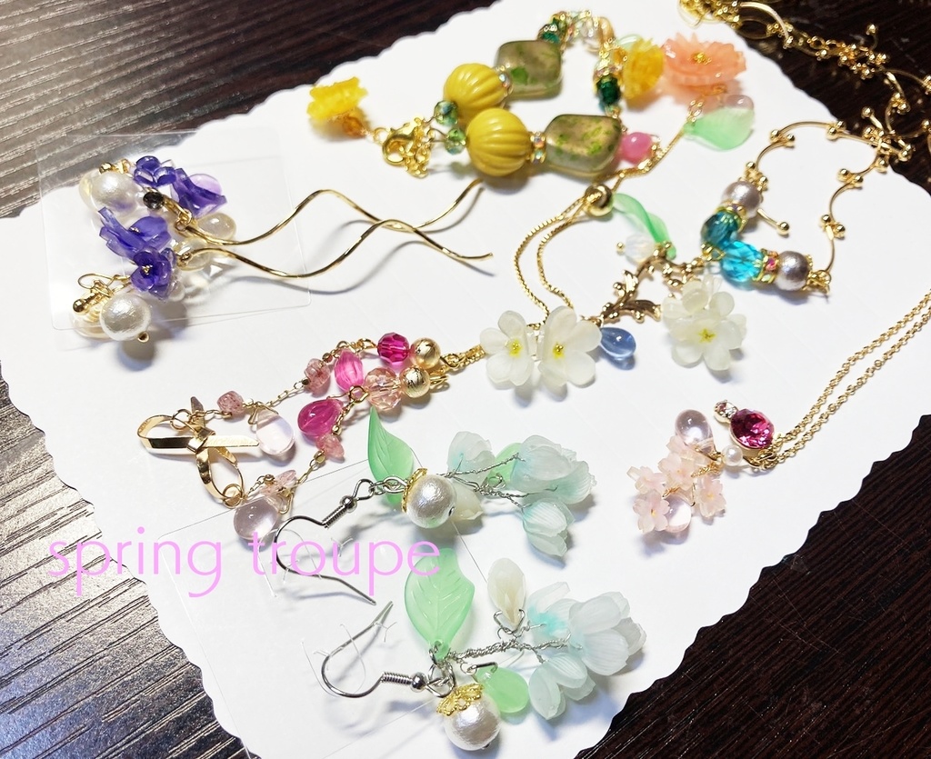 春組モチーフフラワーのイメージアクセサリー