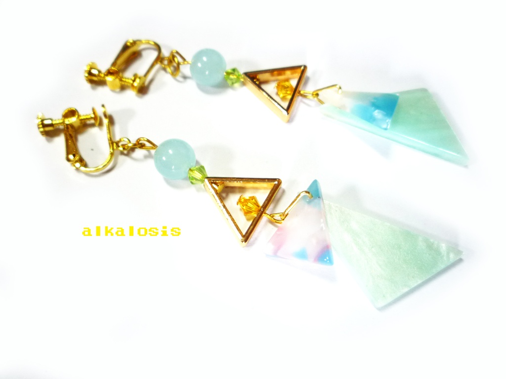 【三角イメージ】イヤリング