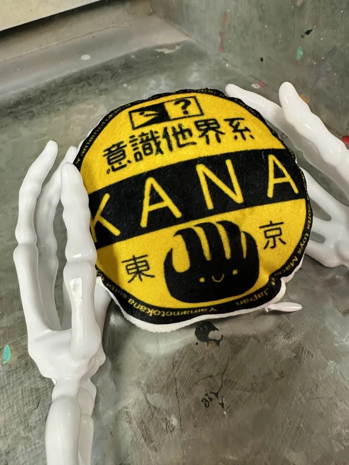 ロゴミニクッション