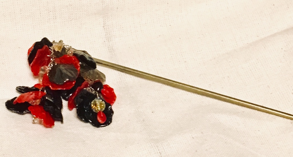 藤の簪 赤黒