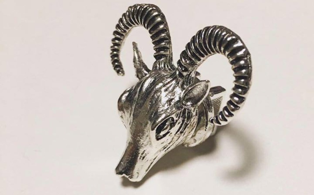 山羊頭　帯留め