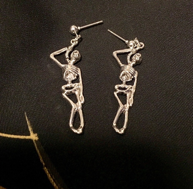 １対の罪人ピアス