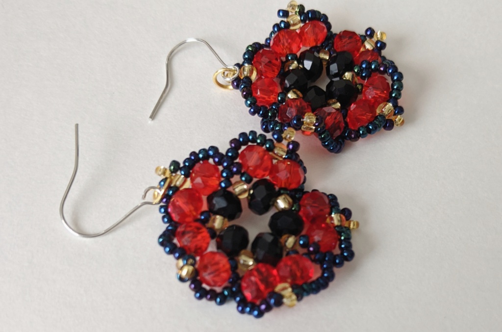 ピアス：赤と黒