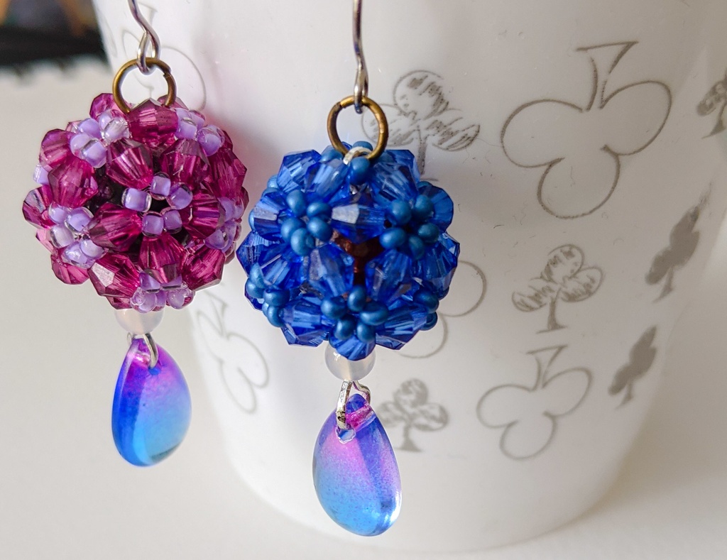 朝と夜のピアス