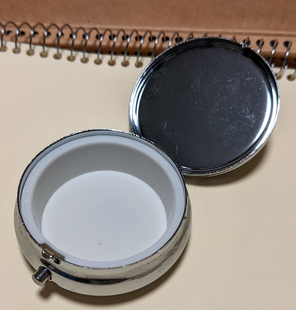 ミラー付きピルケース:ナイチンゲールと薔薇