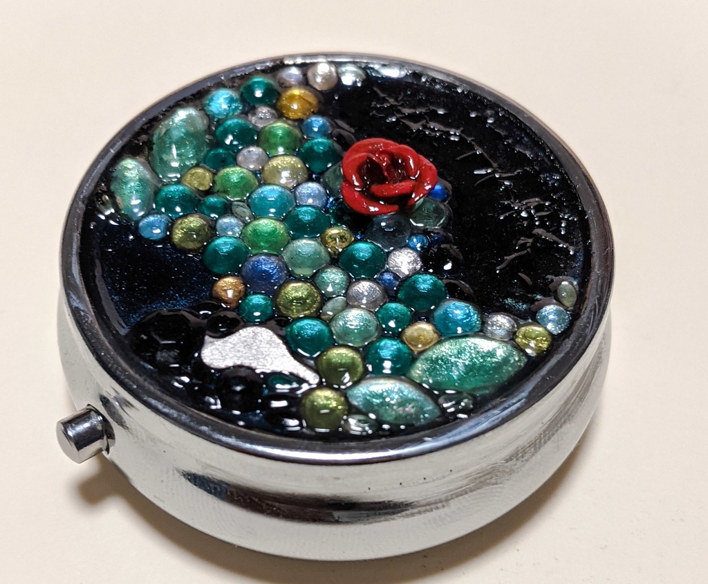 ミラー付きピルケース：ナイチンゲールと薔薇