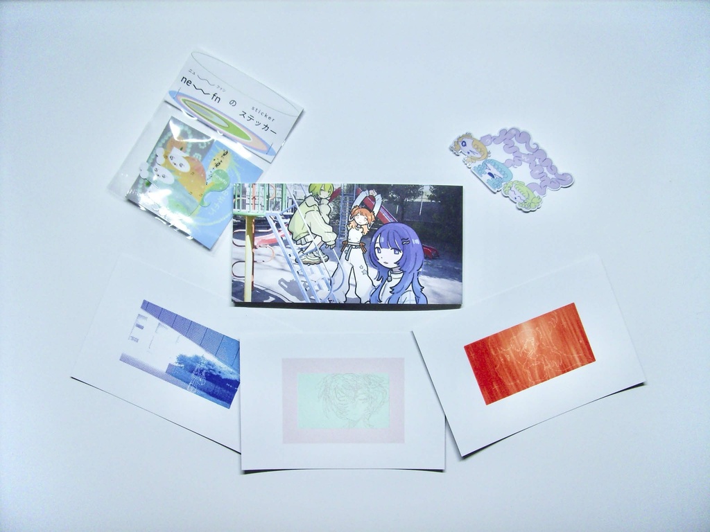 1st EP『にゅ〜ふぁん』 [Re:Package盤] + ステッカー＆ポストカードセット