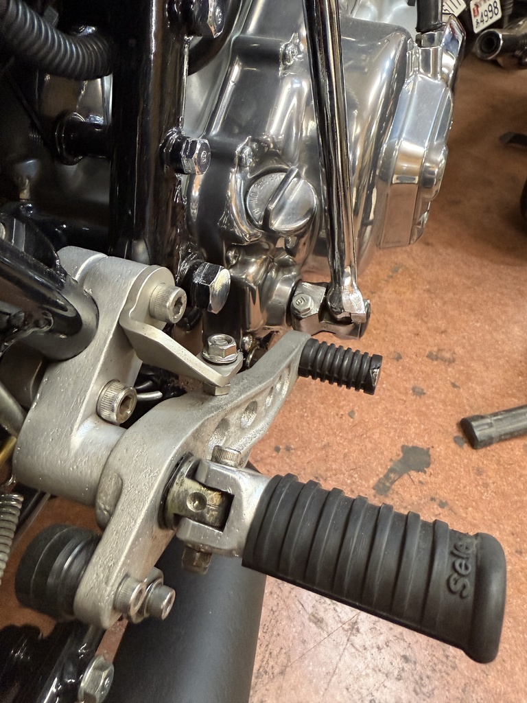 セレクトバックステップ用ブレーキアームストッパー