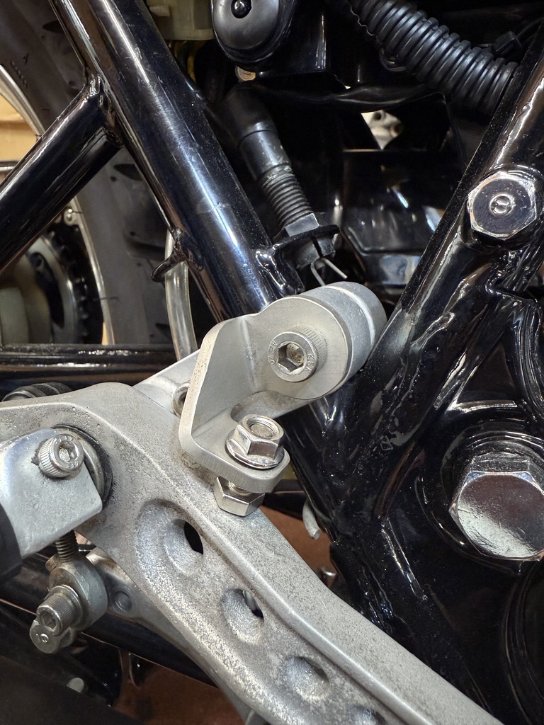 セレクトバックステップ用ブレーキアームストッパー