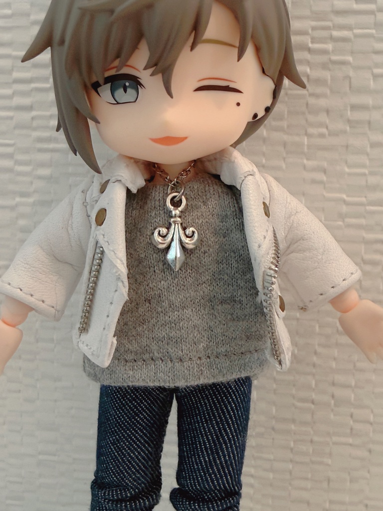 リリーモチーフネックレス