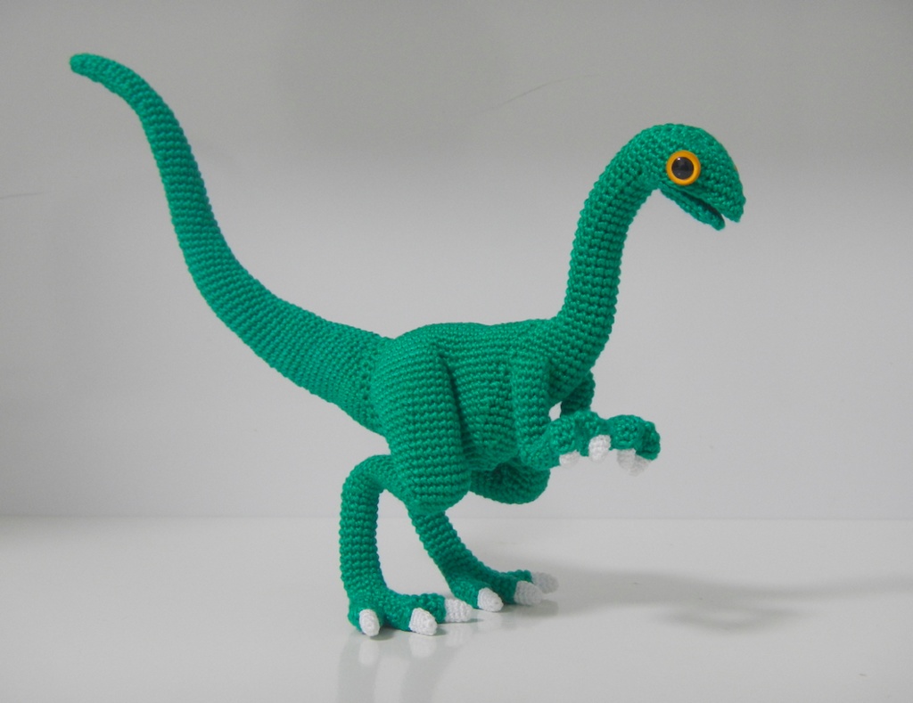 【恐竜】ラプトルのあみぐるみ:緑色種【あみぐるフィギュア】