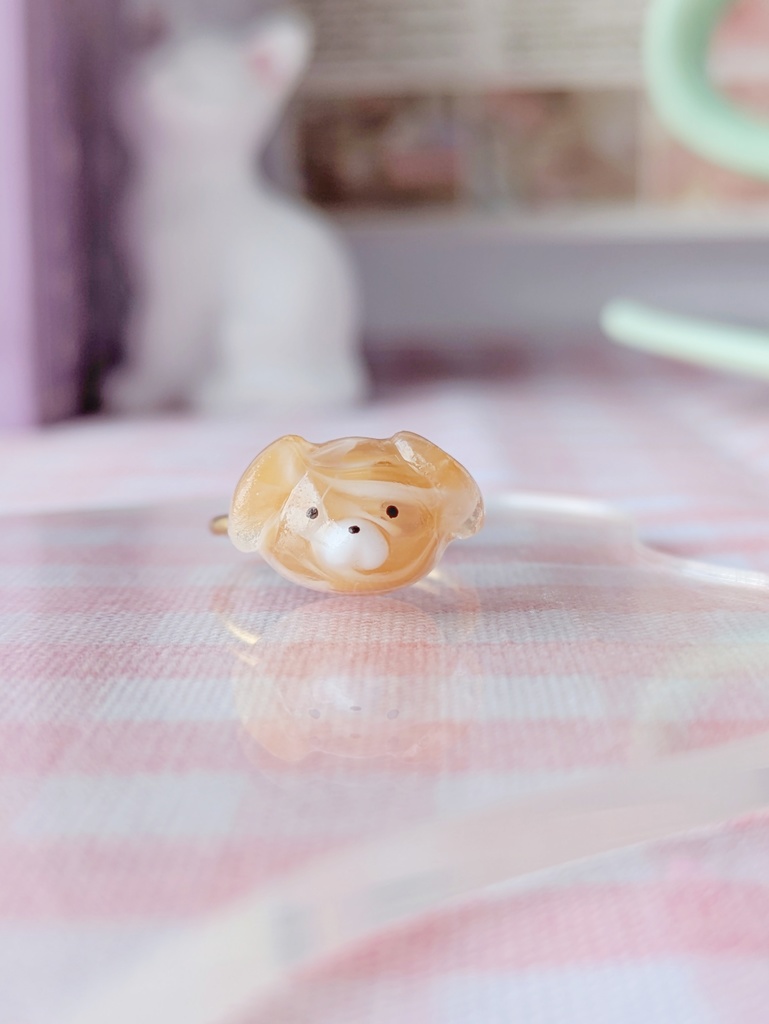 ころんとぷっくりラテわんこリング〖レジン/フリーサイズ〗