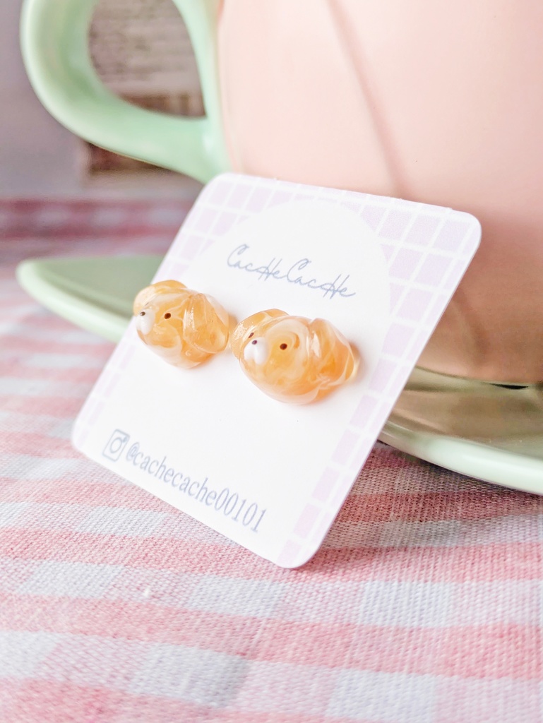 ころんとぷっくりラテわんこピアス/イヤリング〖レジン〗