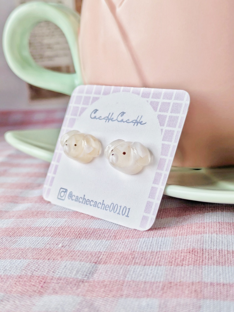 ころんとぷっくりラテわんこピアス/イヤリング〖レジン〗