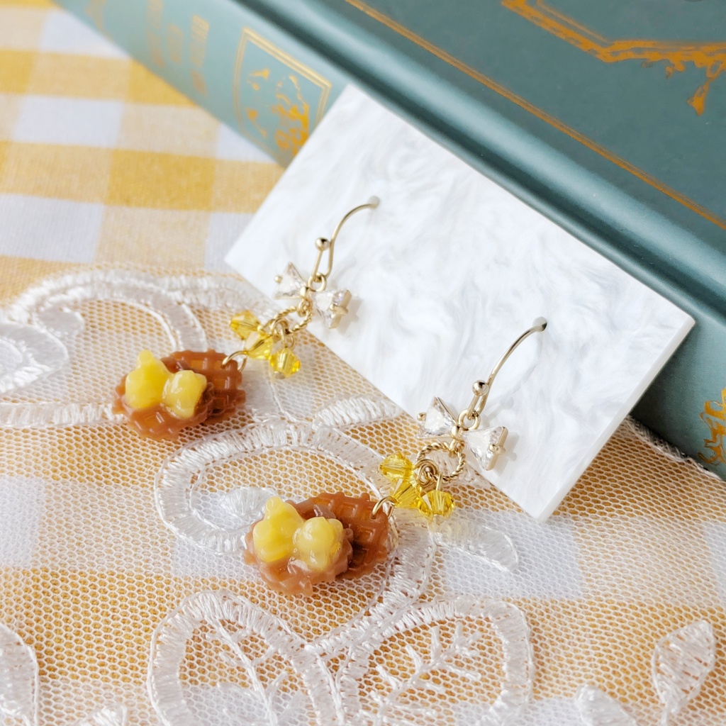 くまバター×ワッフル ピアス/イヤリング【レジン】