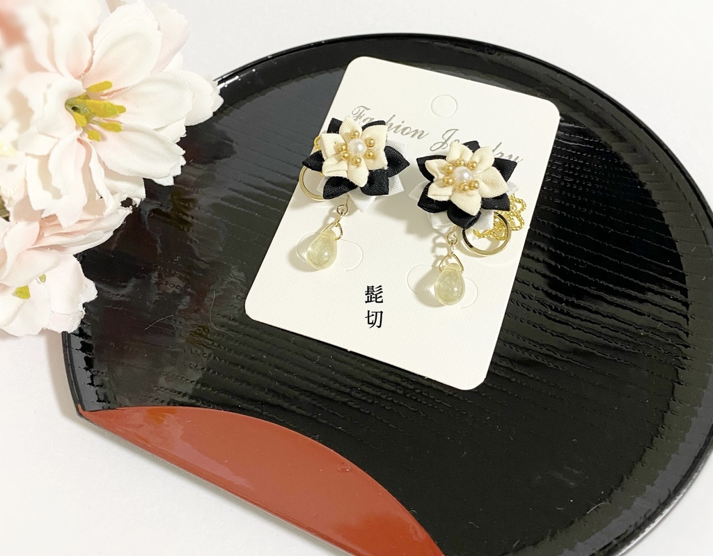 小花の耳飾り