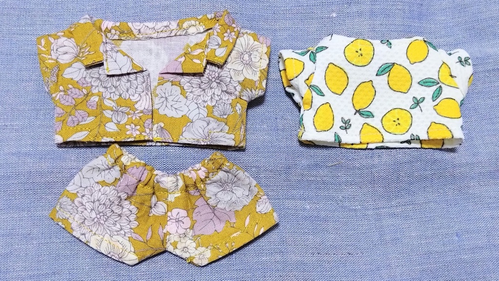 柄シャツセットとフルーツ柄Tシャツ