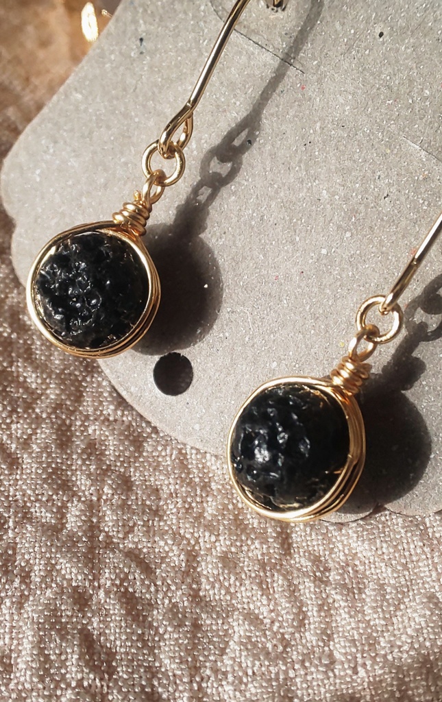 ラバ(溶岩)のピアス