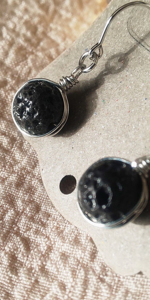 ラバ(溶岩)のピアス(シルバーワイヤー)