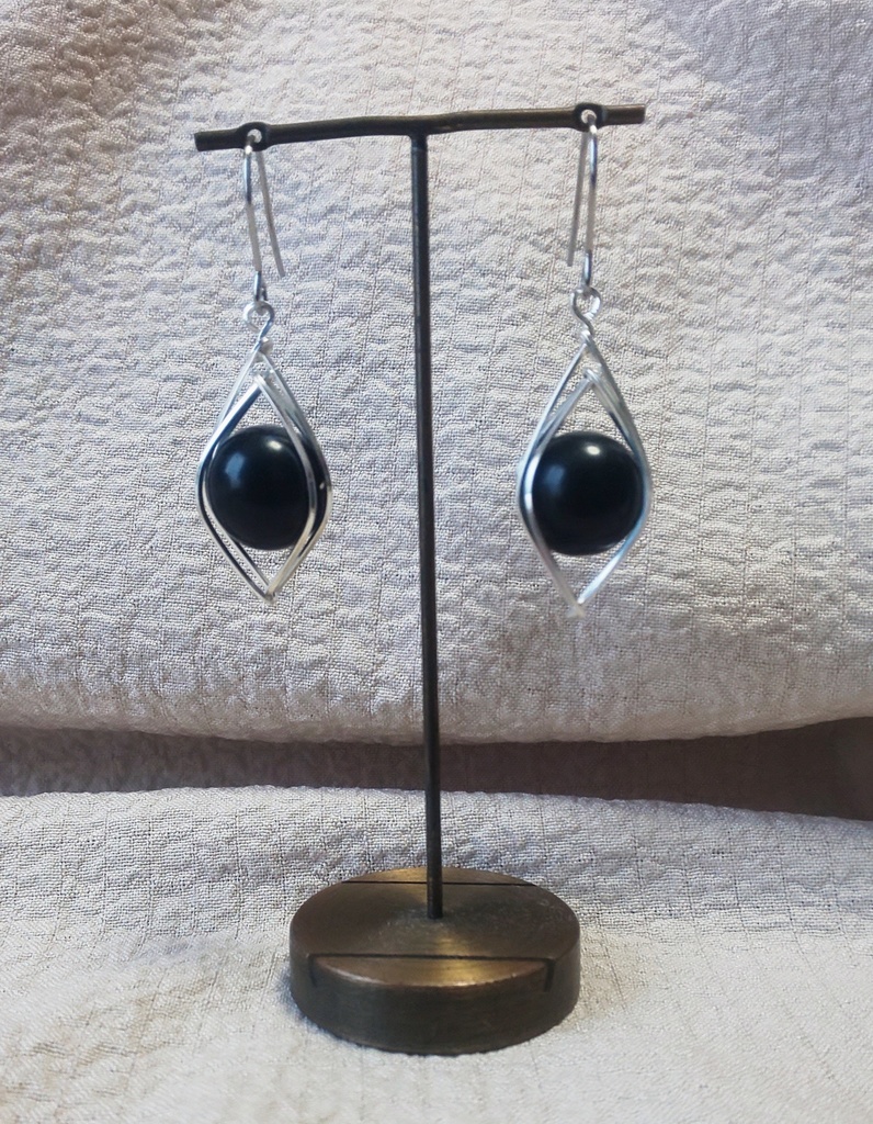 しずく留め ジェットのピアス