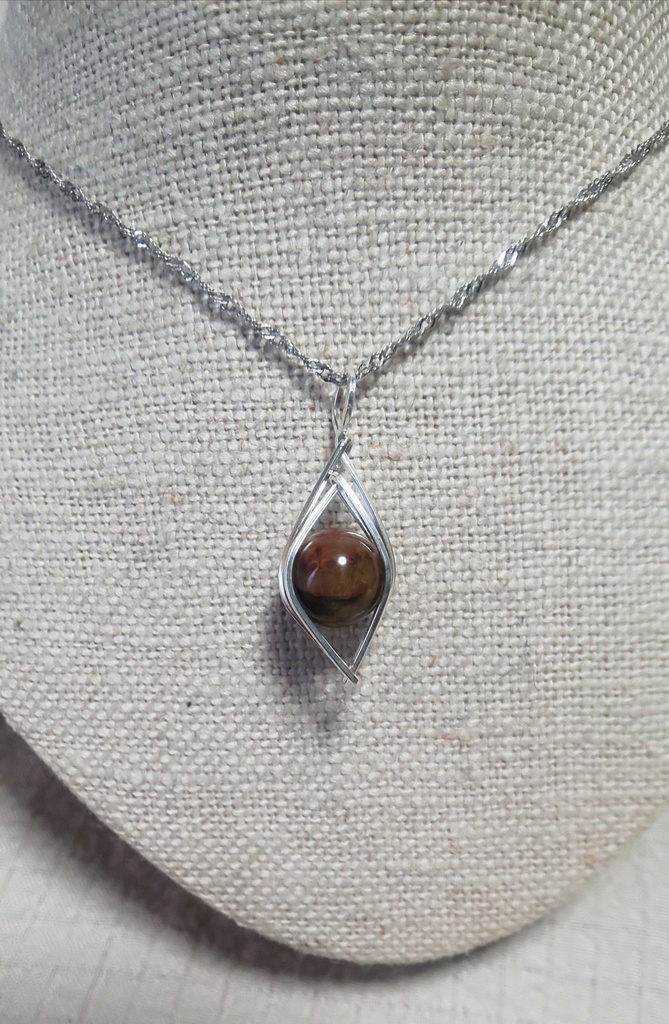 しずく留め アフリカンピーターサイトのペンダントトップ