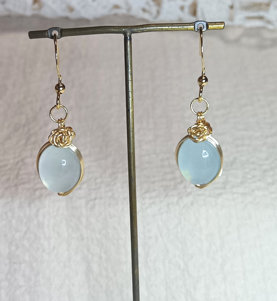 フカネ巻き ミルキーアクアマリンのピアス