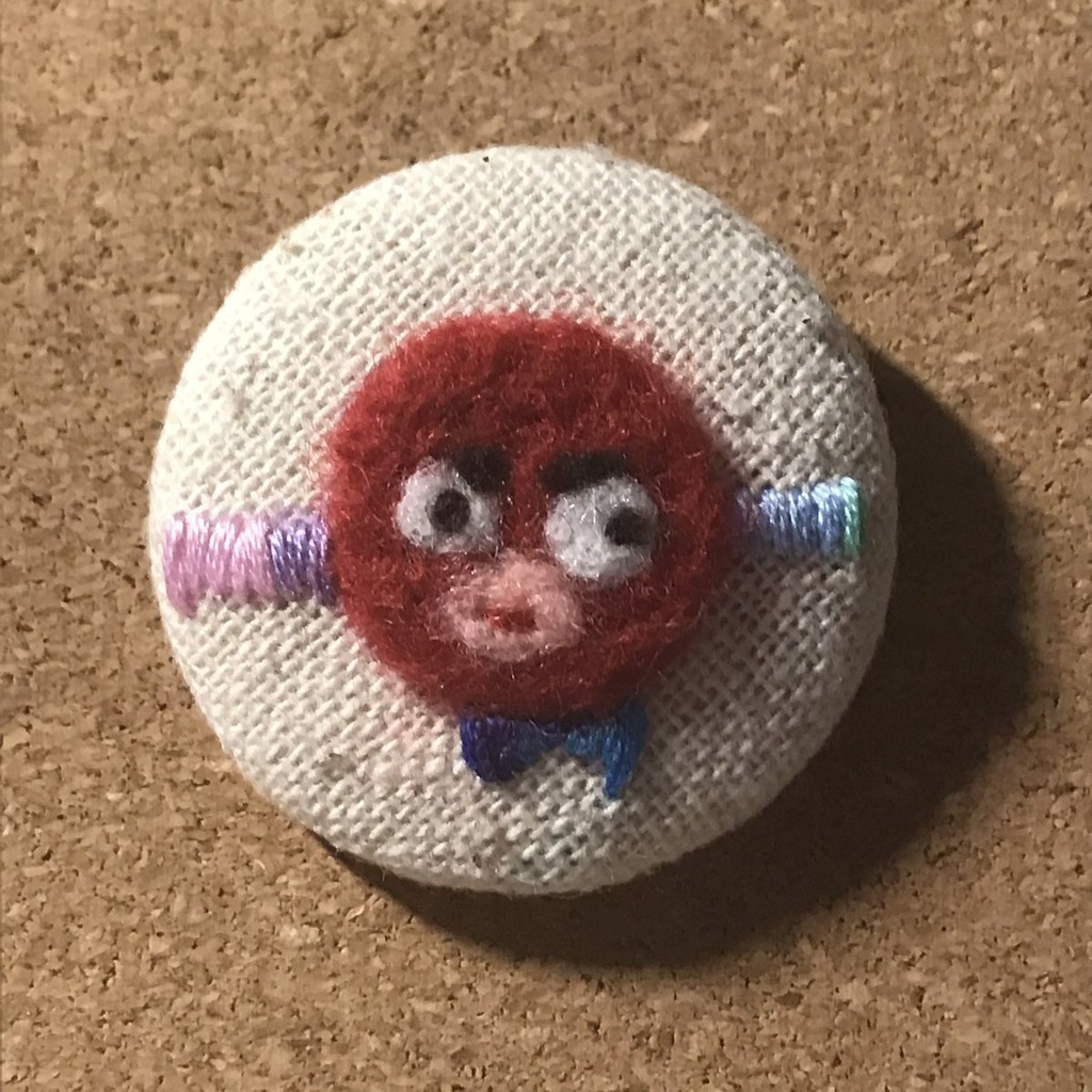 ハンター羊毛くるみボタンバッジ