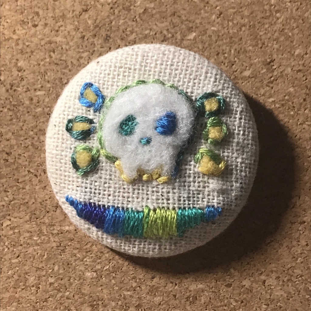 ハンター羊毛くるみボタンバッジ