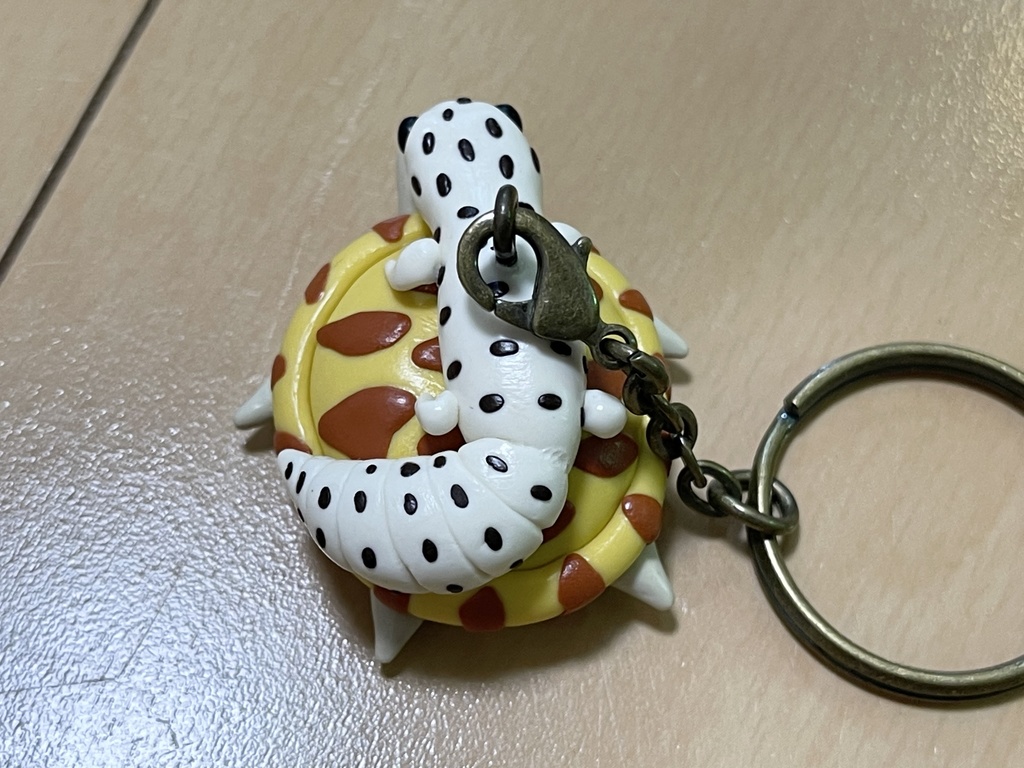 亀山さんに乗っかりキーホルダー@全二種