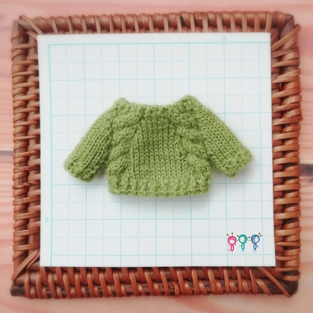 ミニチュアニット🧶ケーブルラインセーター