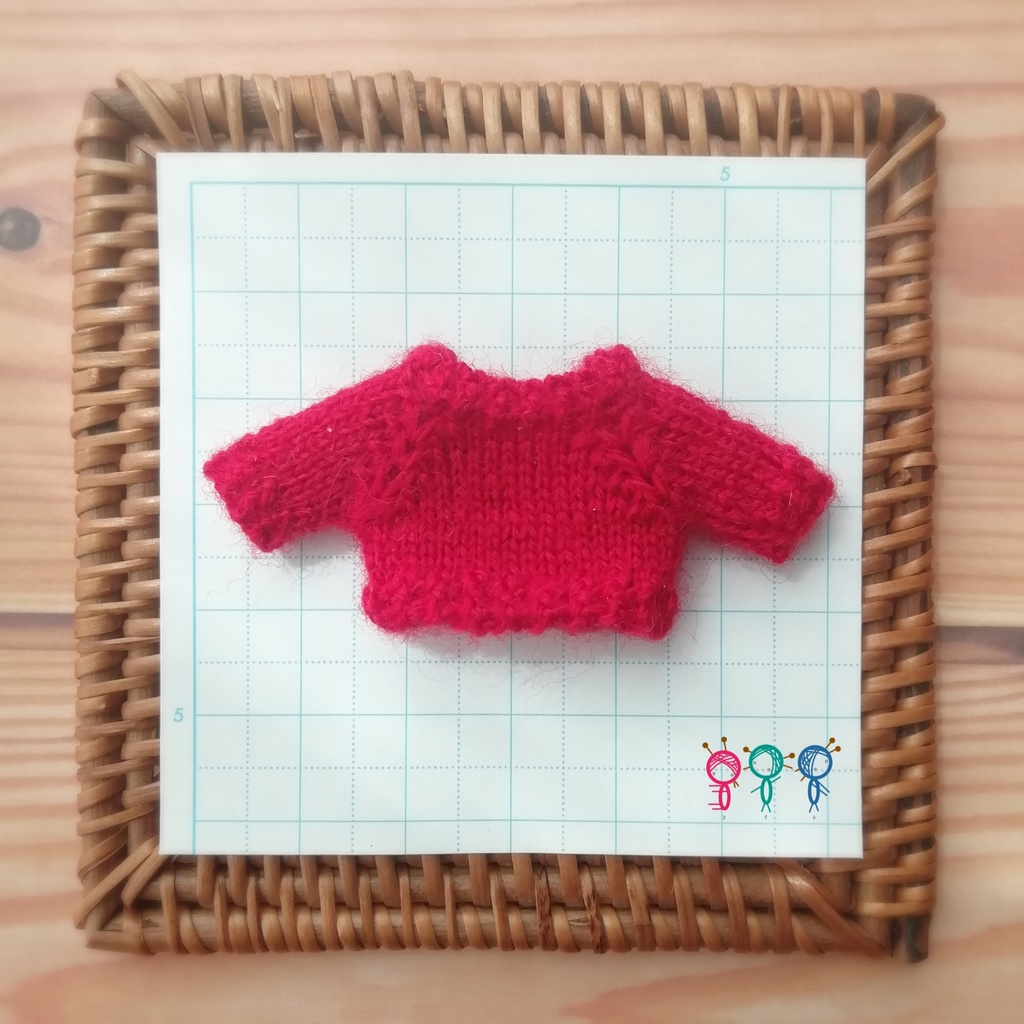 ミニチュアニット🧶シンプルセーター