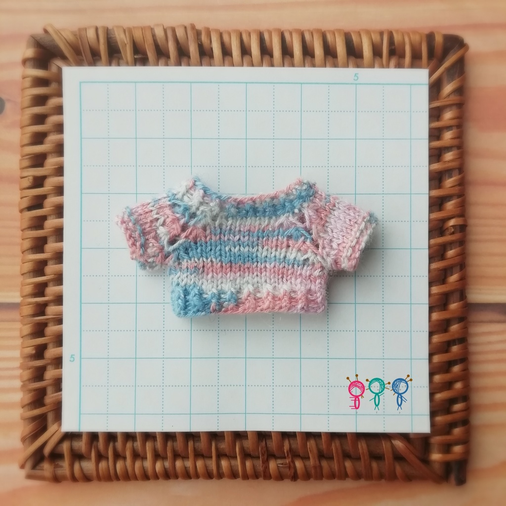 ミニチュアニット🧶シンプルセーター