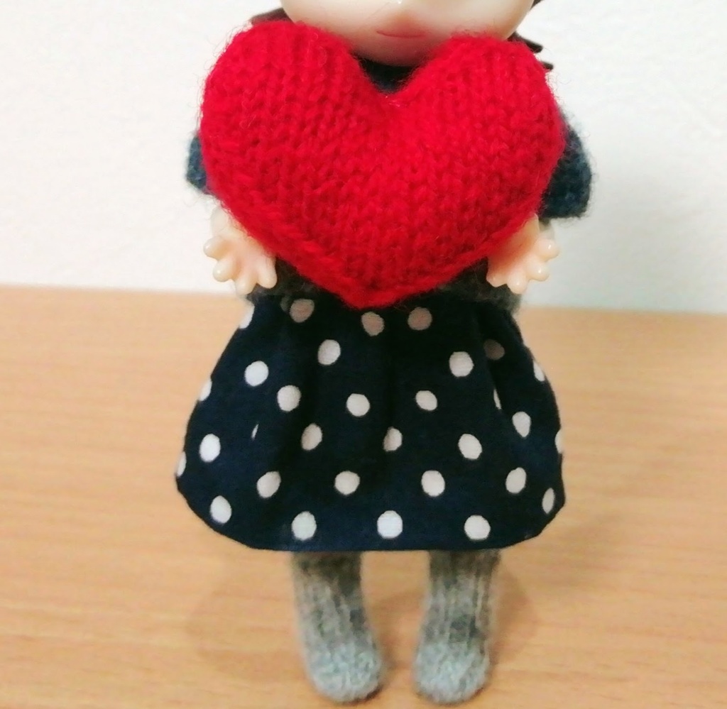 編みものキット【棒編みで立体的に編む♡ハートクッション】