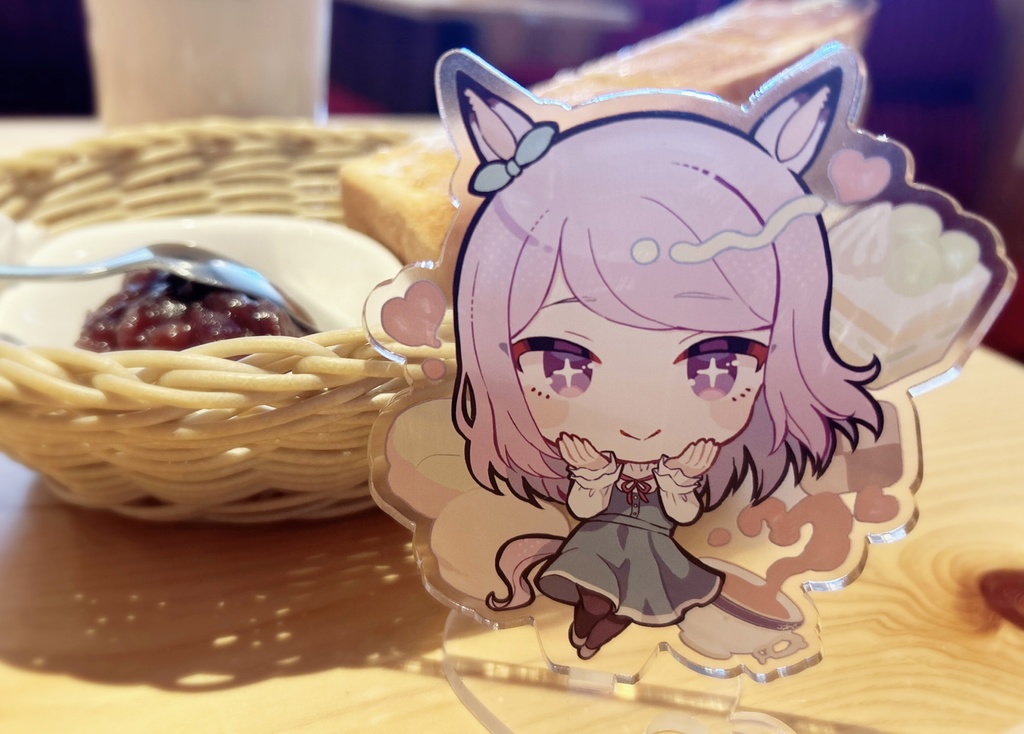 何でもアフタヌーンティーにするマックちゃんアクスタ