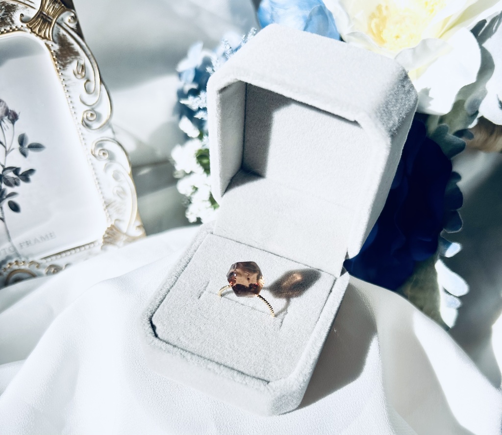 アゼム/ハーデスの小さなクリスタル風リング