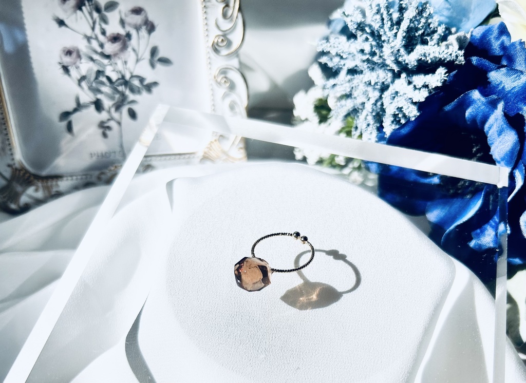 アゼム/ハーデスの小さなクリスタル風リング