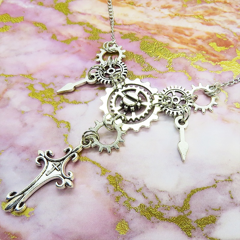 アンティークシルバー ロザリオ(十字架)と時計の針、歯車・ギアのスチームパンクネックレス ゴシック アジャスター付 長さ調整可