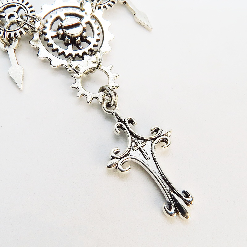 アンティークシルバー ロザリオ(十字架)と時計の針、歯車・ギアのスチームパンクネックレス ゴシック アジャスター付 長さ調整可
