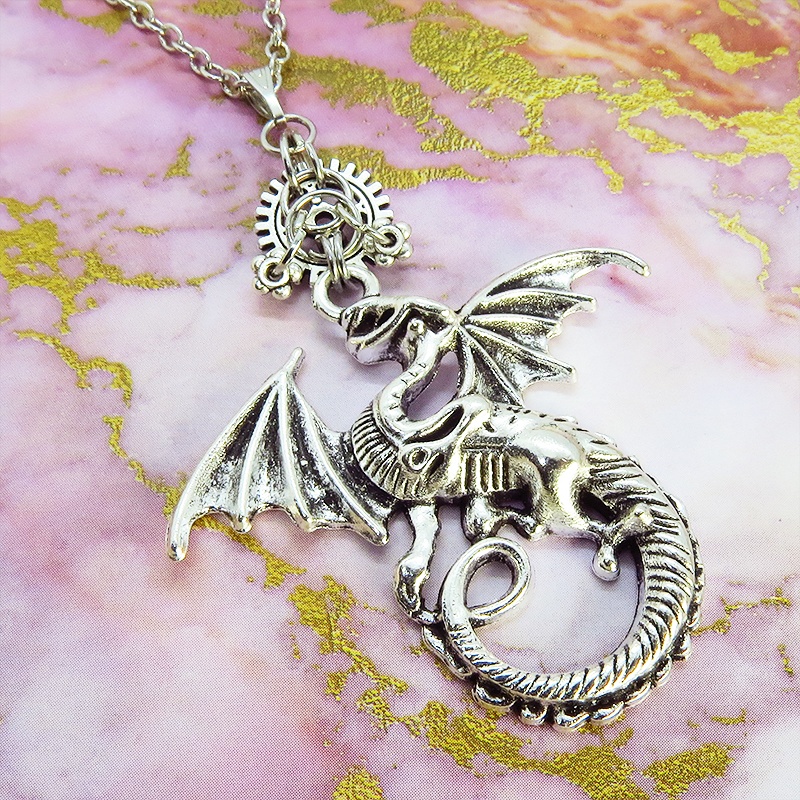 アンティークシルバー 翼を広げるドラゴンと歯車のロングネックレス ゴシック メンズ レディース 長さ調整可 アジャスター付