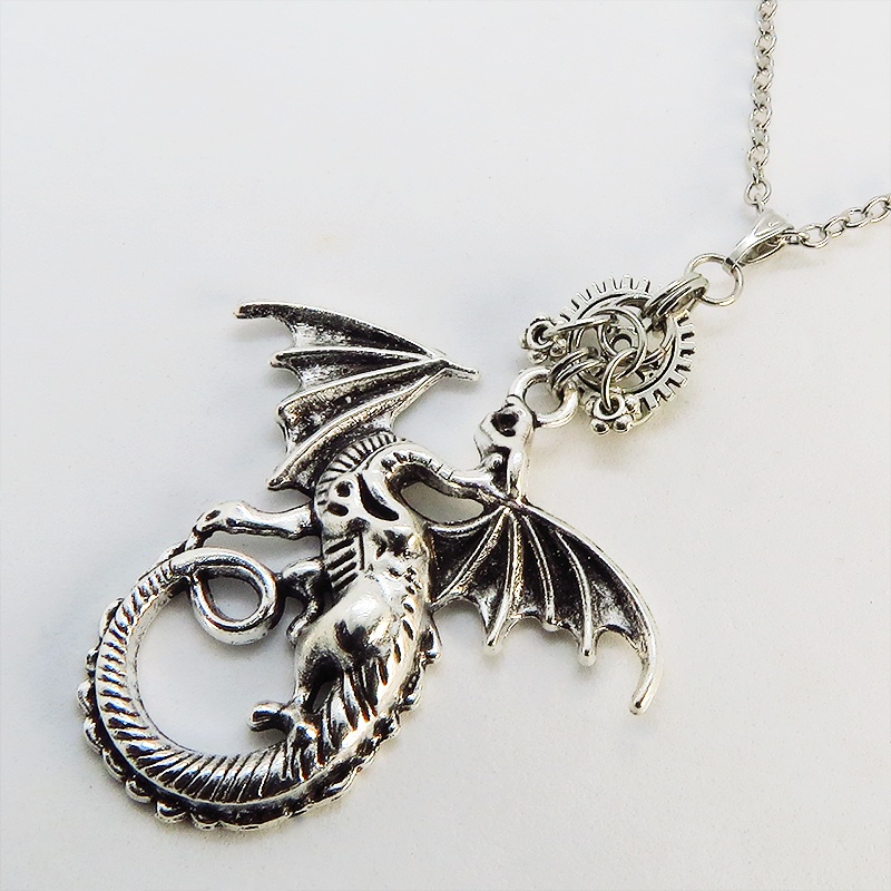 アンティークシルバー 翼を広げるドラゴンと歯車のロングネックレス ゴシック メンズ レディース 長さ調整可 アジャスター付