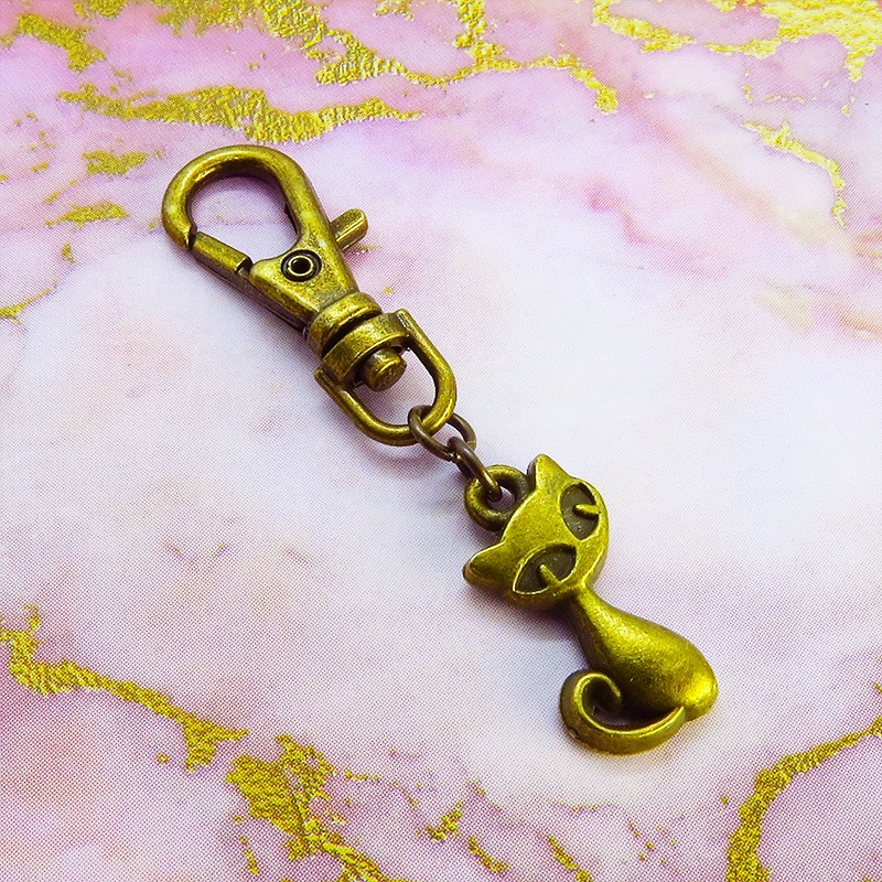 アンティークゴールド 可愛い猫のファスナーチャーム キーホルダー バッグチャーム 金具変更可