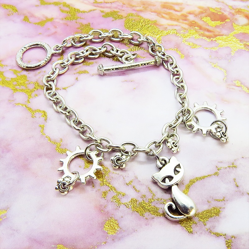 シルバーカラー 猫と歯車を組合わせたスチームパンク風ブレスレット