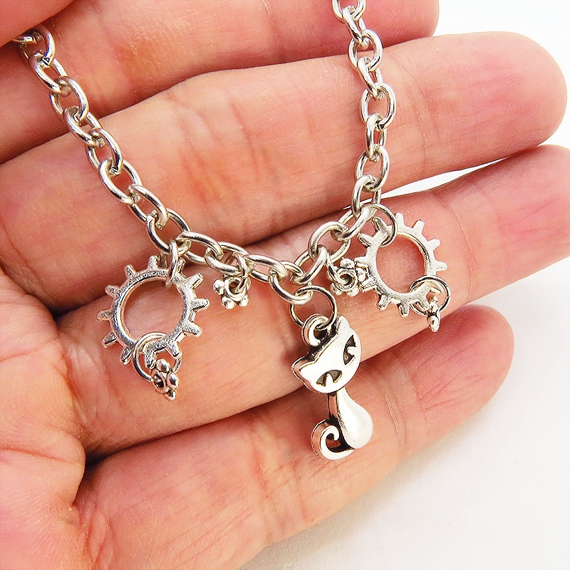 シルバーカラー 猫と歯車を組合わせたスチームパンク風ブレスレット