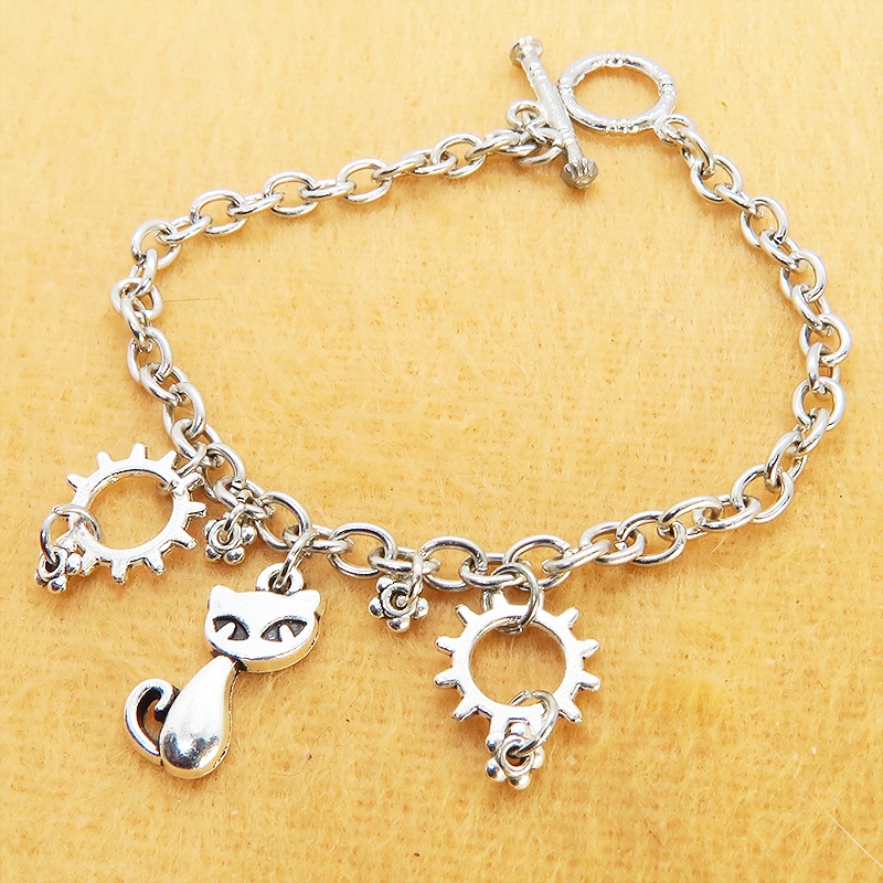 シルバーカラー 猫と歯車を組合わせたスチームパンク風ブレスレット